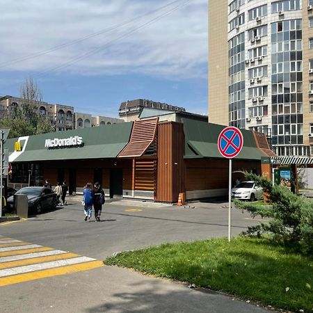 Уютная Квартира В Самом Сердце Алматы Almaty Extérieur photo