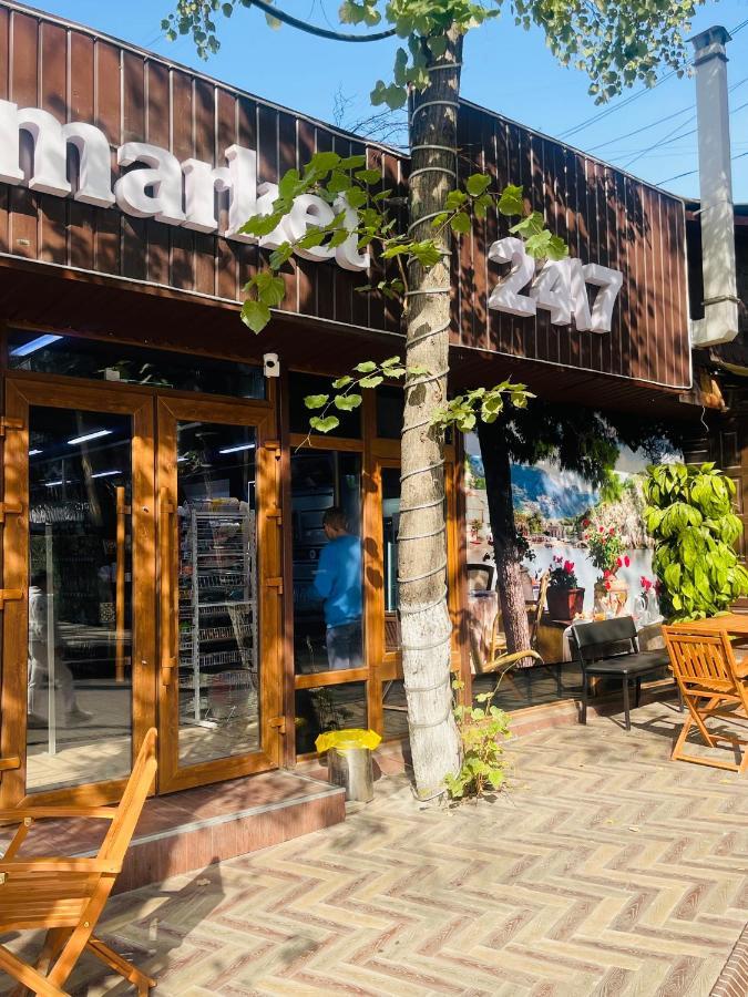 Уютная Квартира В Самом Сердце Алматы Almaty Extérieur photo